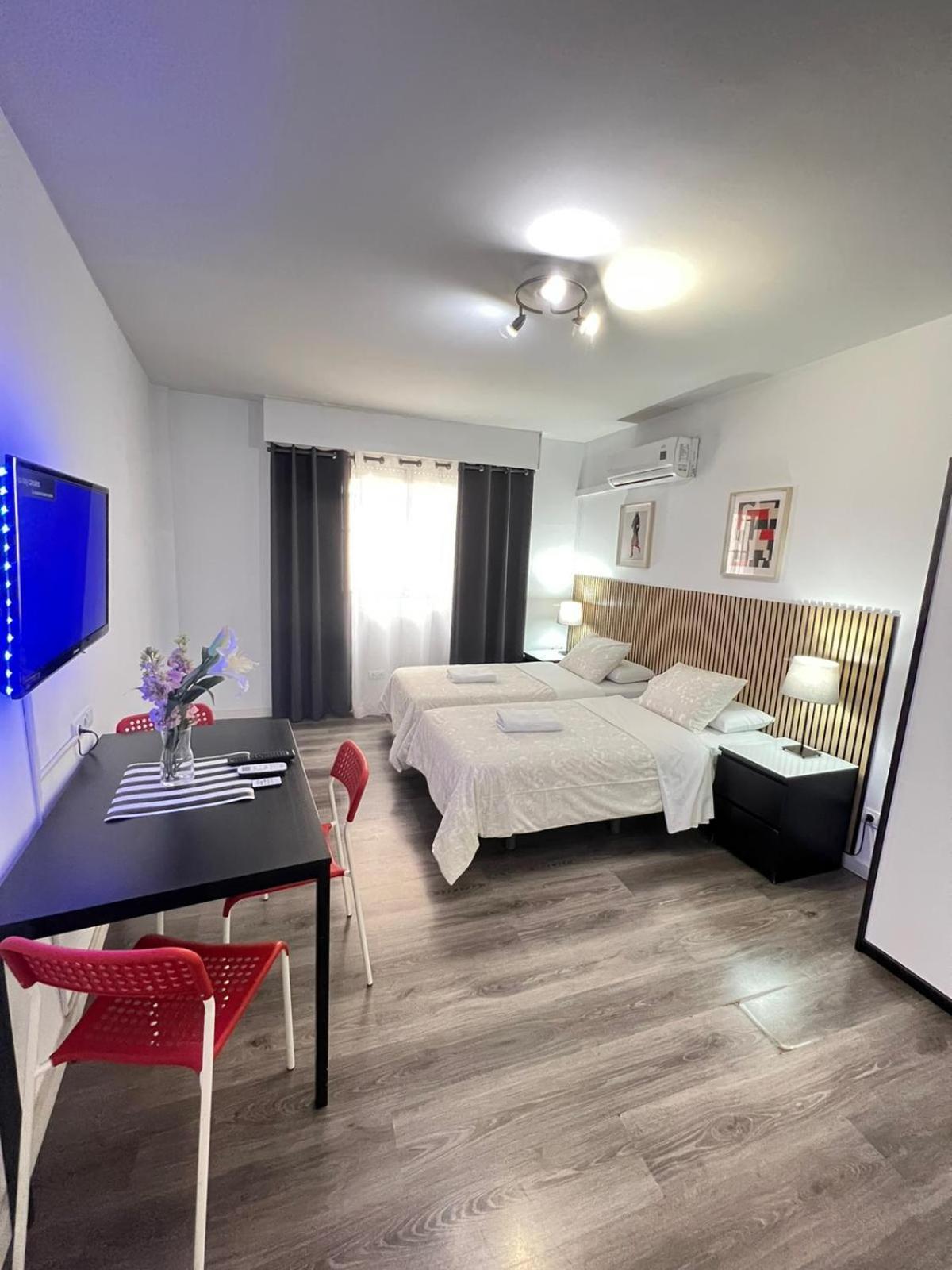 Rooms Quiet Madrid Exterior foto