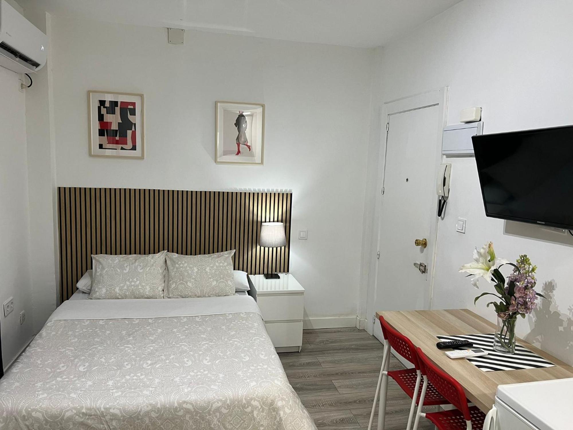 Rooms Quiet Madrid Exterior foto