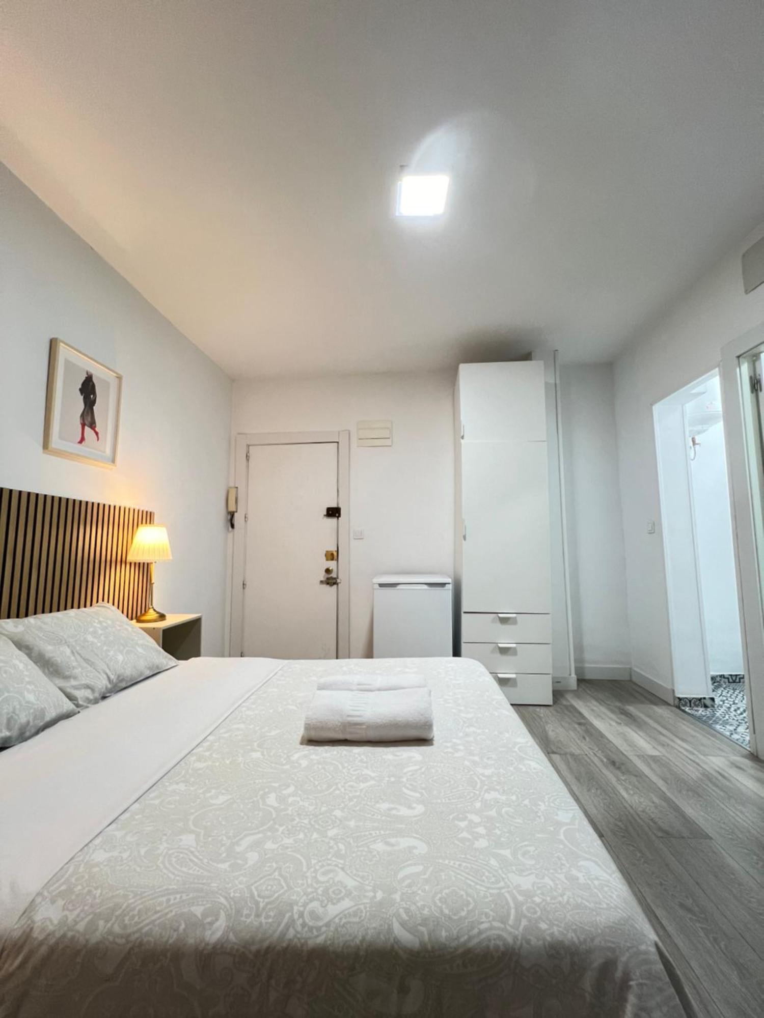 Rooms Quiet Madrid Exterior foto